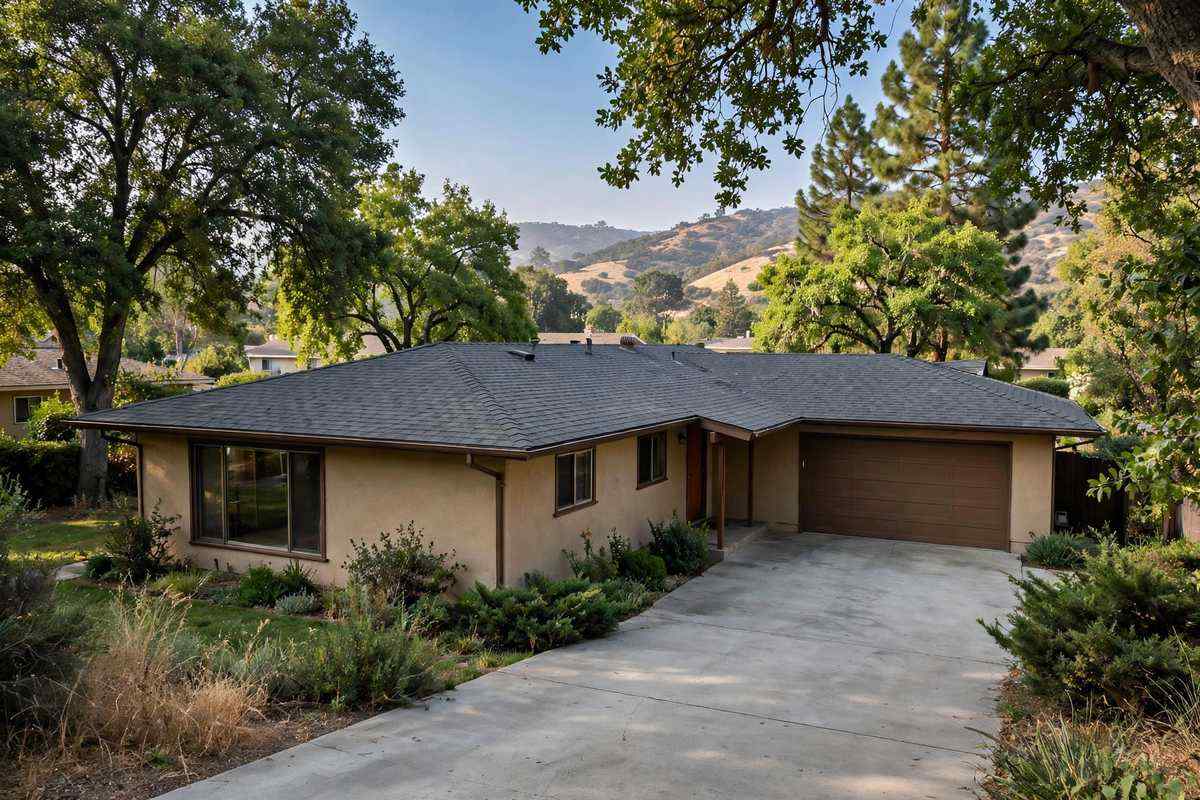 Architectural shingle roof on a Simi Valley tract home